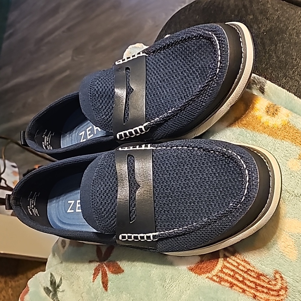 ZEROGRAND Mens sz 11.5 slip on dress shoes. Dark blue